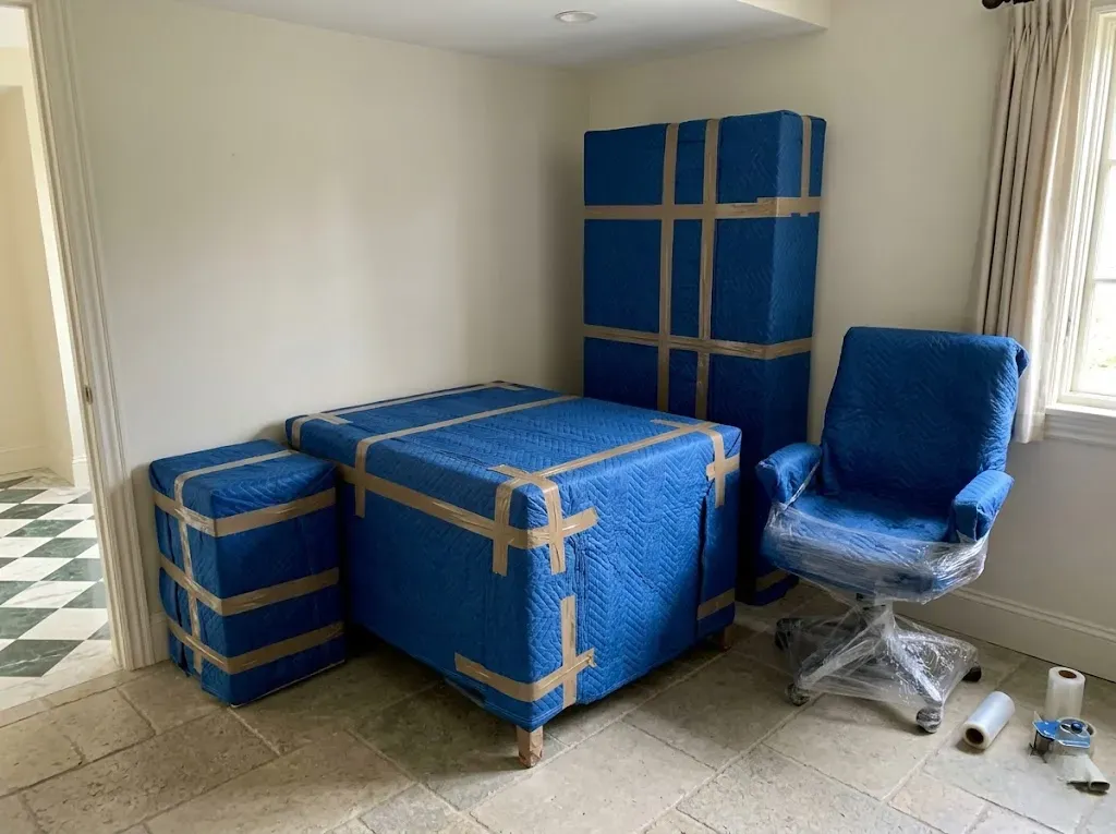 Urban moving logistics across North York neighbourhoods from Willowdale to York Mills